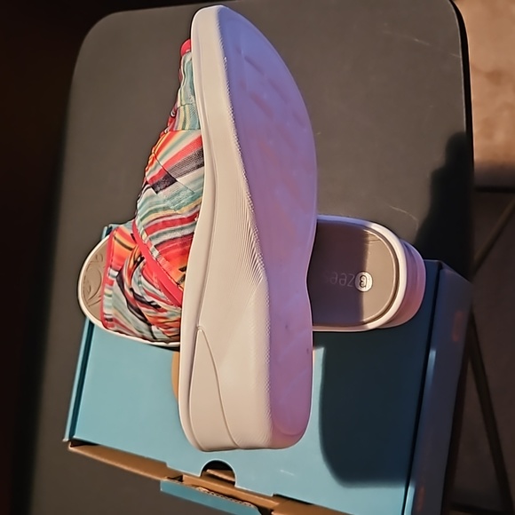 BZEES SMILE II - Picture 6 of 8